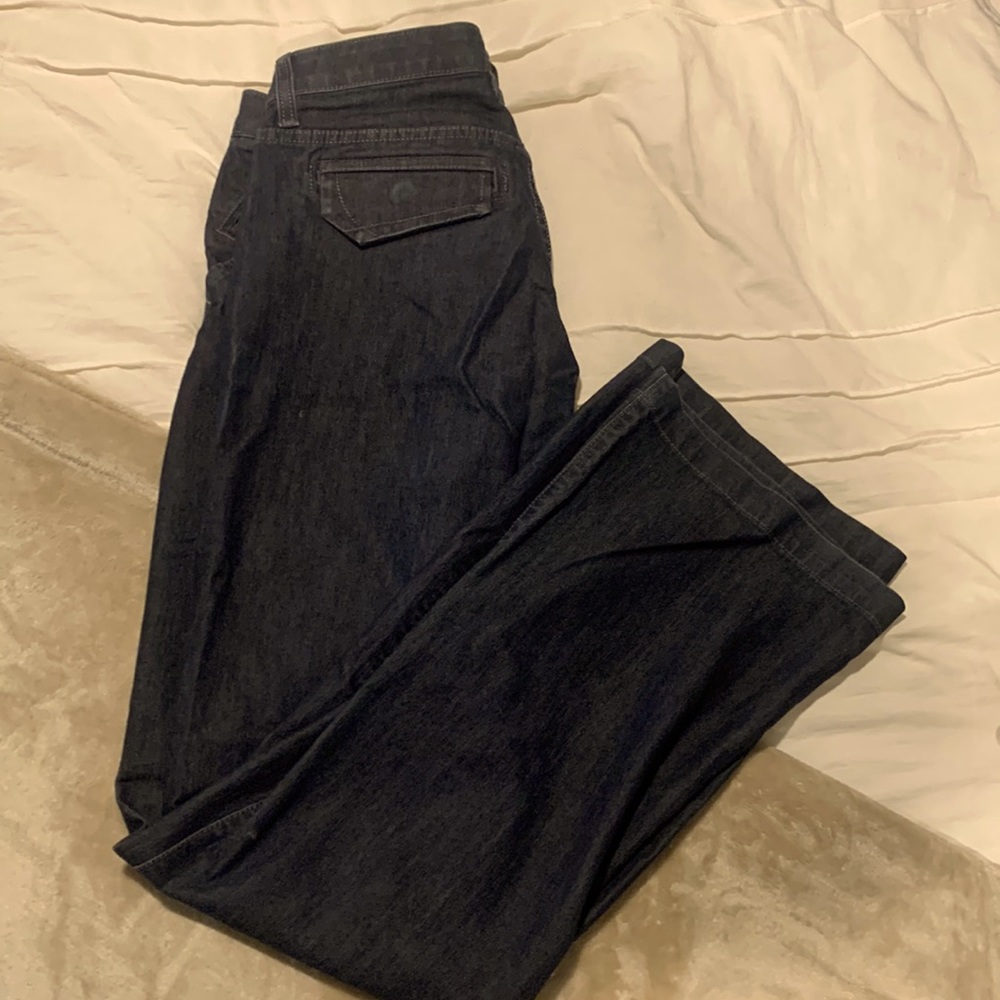 Women’s bootcut jeans. Brand: Lee